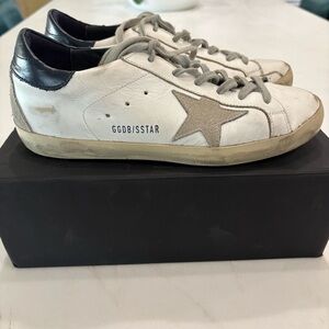 Golden Goose SuperStar GGDB/SSTAR White Gray Athletic Shoes Great condition Sz39